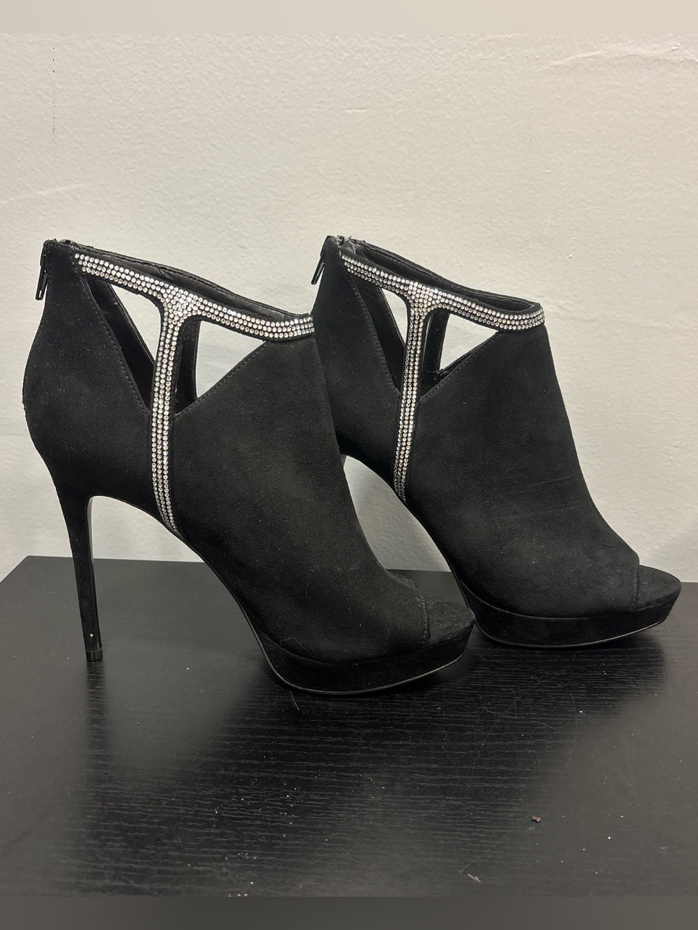 Aldo Tilasa Black Suede Rhinestone Trim Peep-Toe Stiletto Booties sz 8 heels
